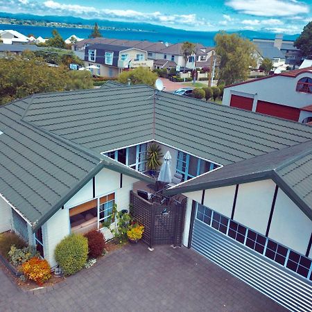 Tui House Villa Taupo Bagian luar foto