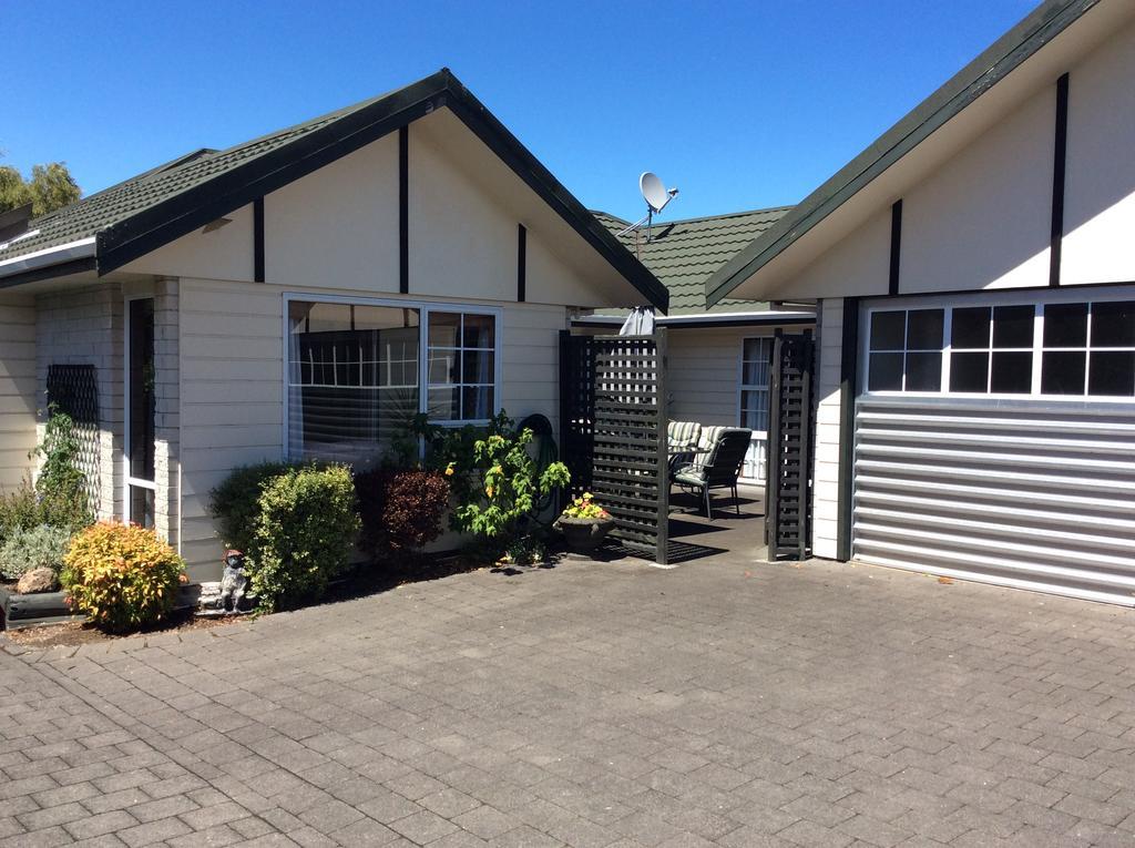 Tui House Villa Taupo Bagian luar foto