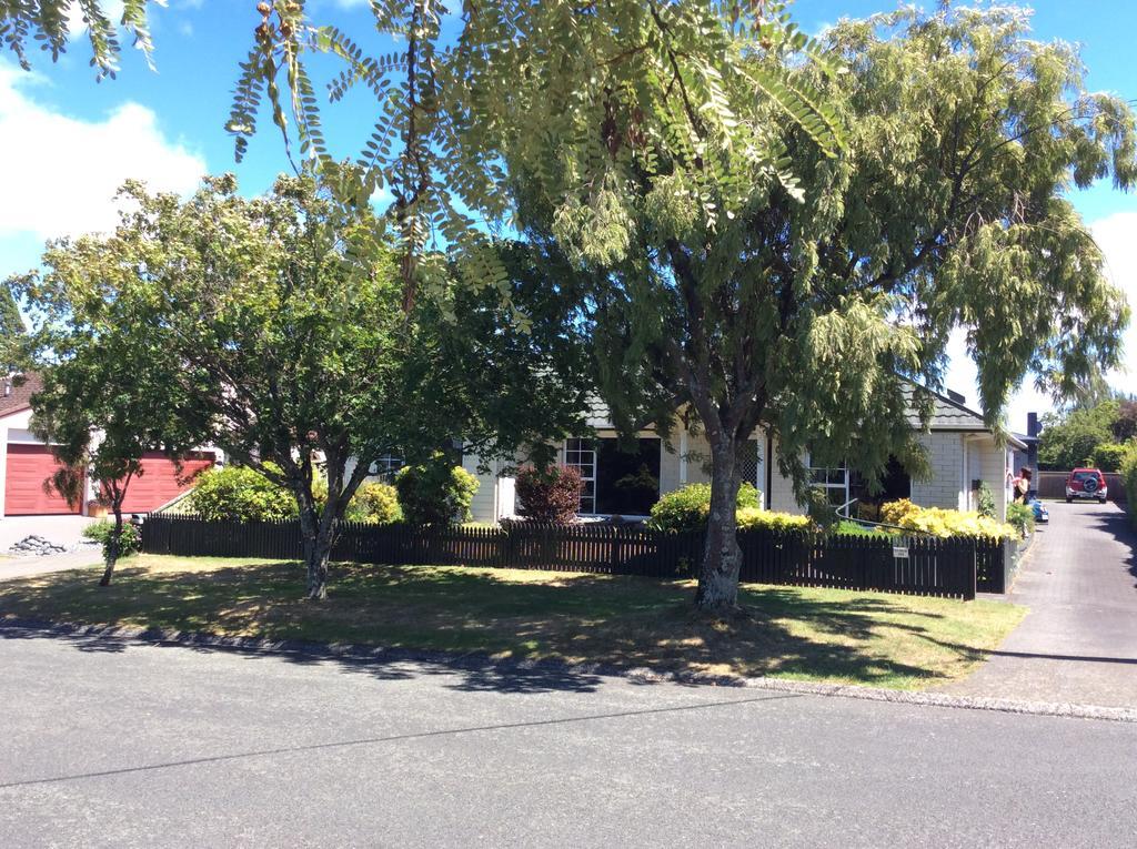 Tui House Villa Taupo Bagian luar foto