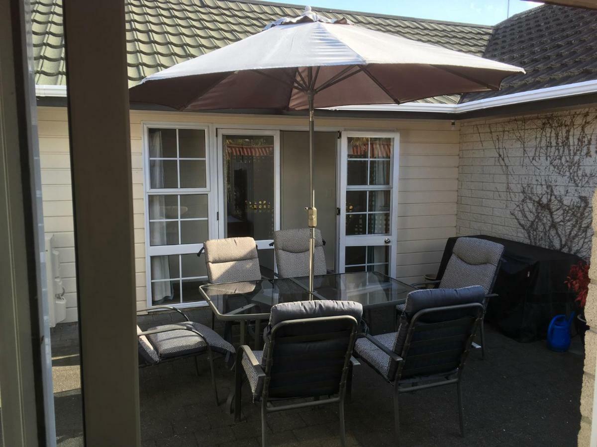 Tui House Villa Taupo Bagian luar foto